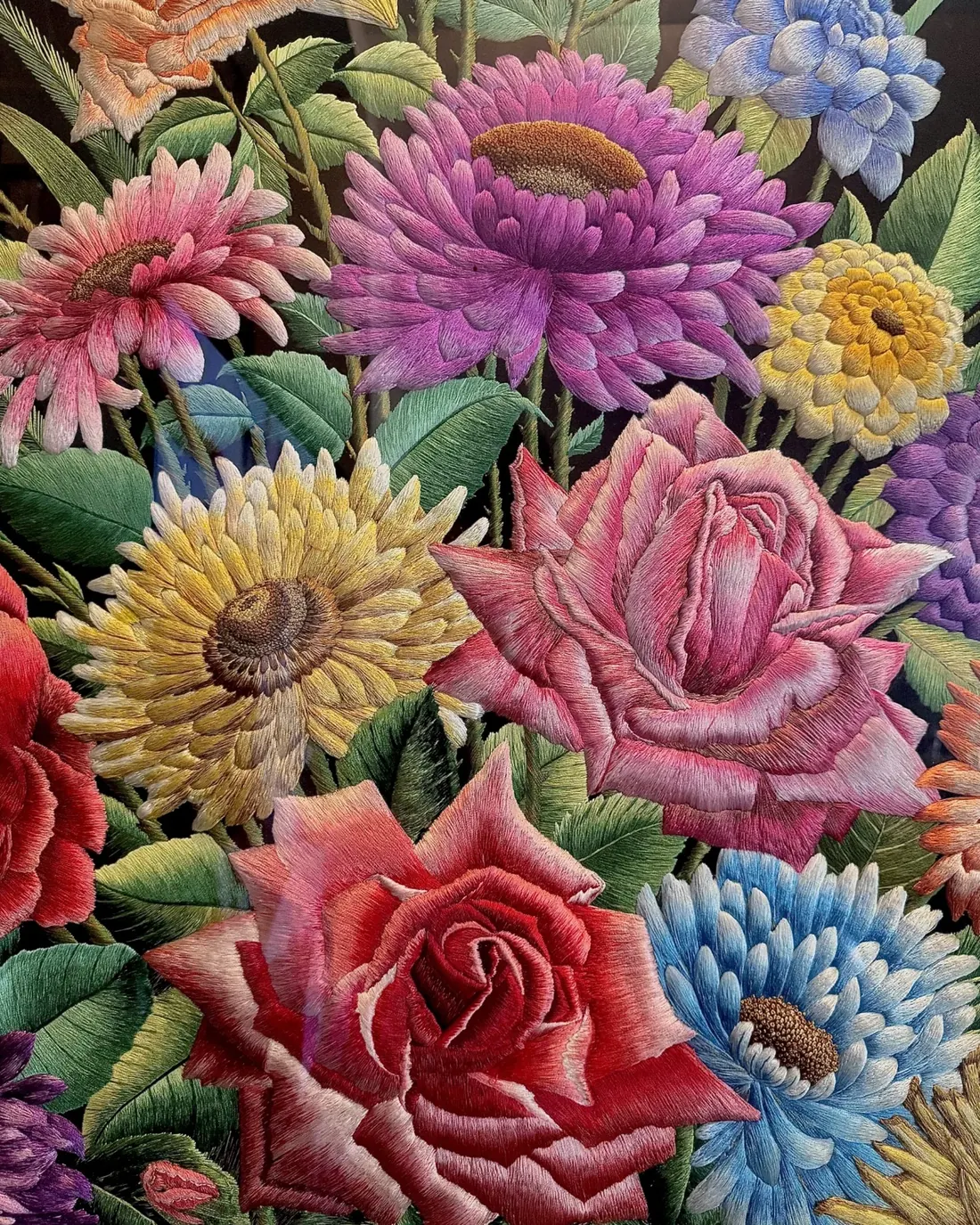 The embroidered bouquet in detail